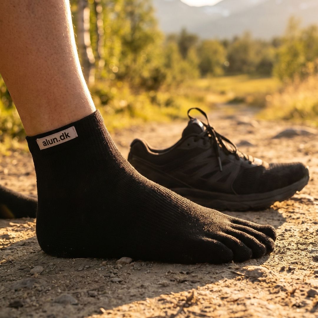 Leichte ultradünne Zehensocken Schwarz zum Laufen von Alun (Mini Crew)